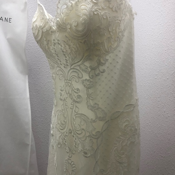 Madi Lane ROMANA Wedding Gown - Picture 9 of 12